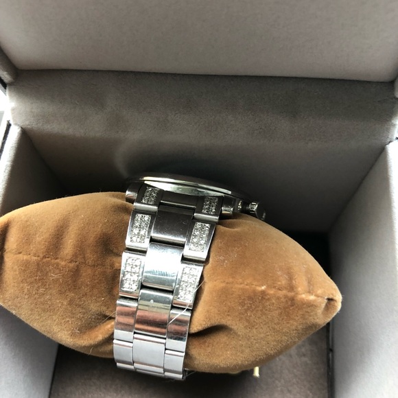 Gucci watch real Diamonds - Picture 2 of 5